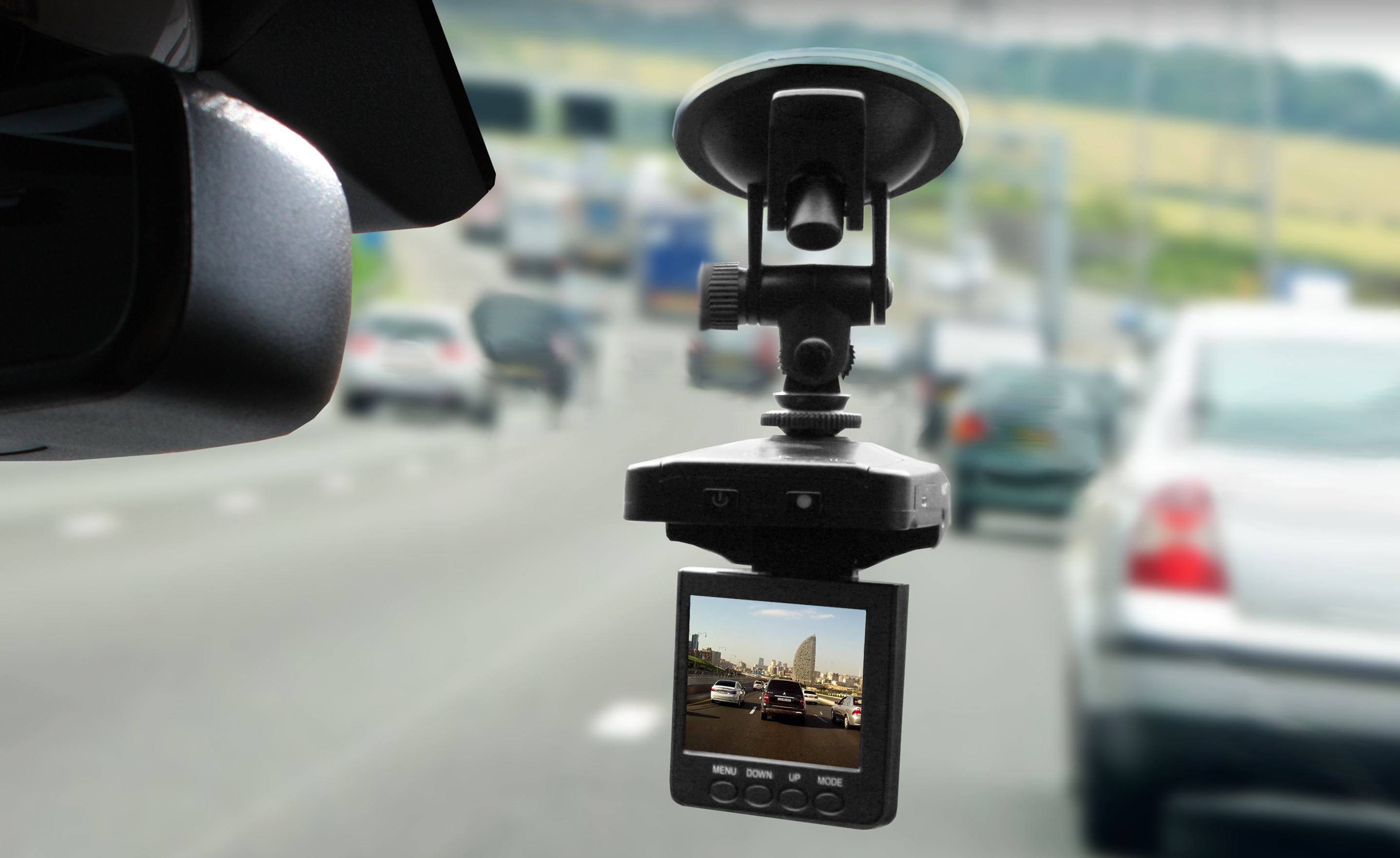 Как выбрать видеорегистратор для автомобиля: основные параметры
