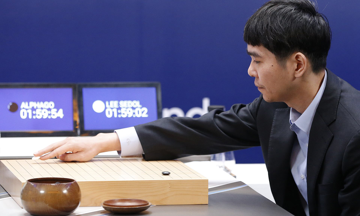 В финальном матче AlphaGo от компании Google DeepMind обыграл своего  оппонента - InfoCity