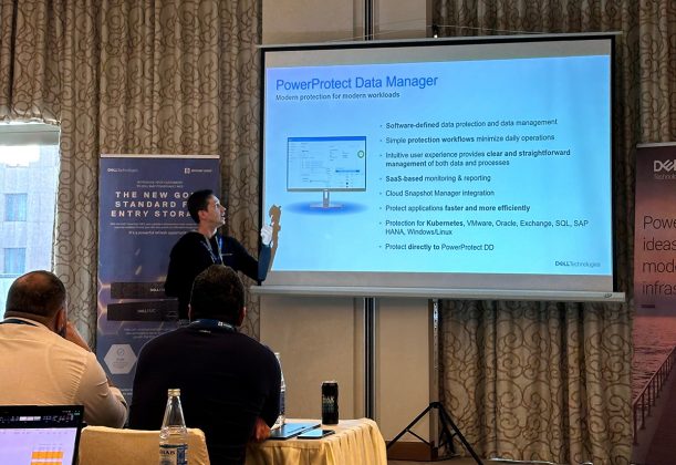 Data conference. Конференция эппл. Big data fin tech tesla. Data conference. Ai & big data logo.