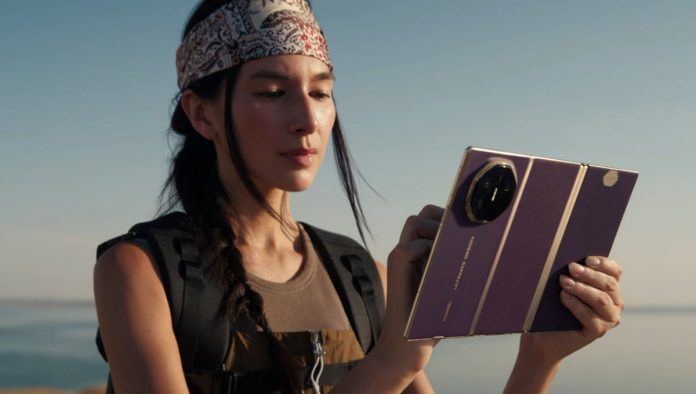 Huawei Mate XTs
