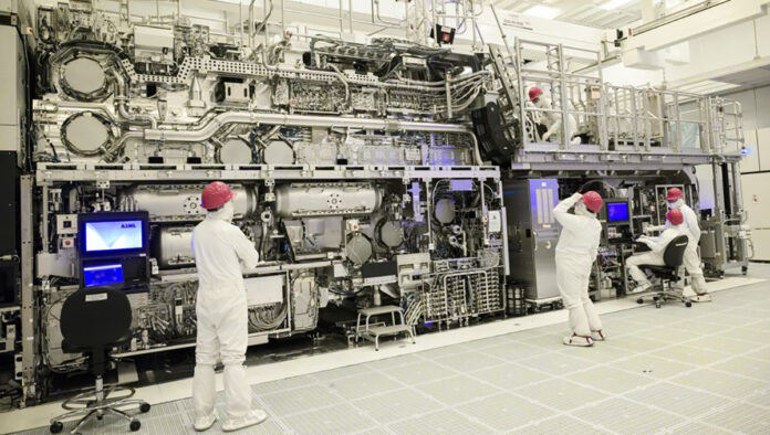Intel ASML