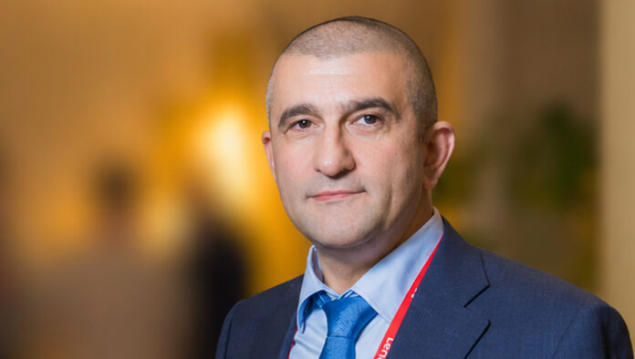 Анар Нуриев