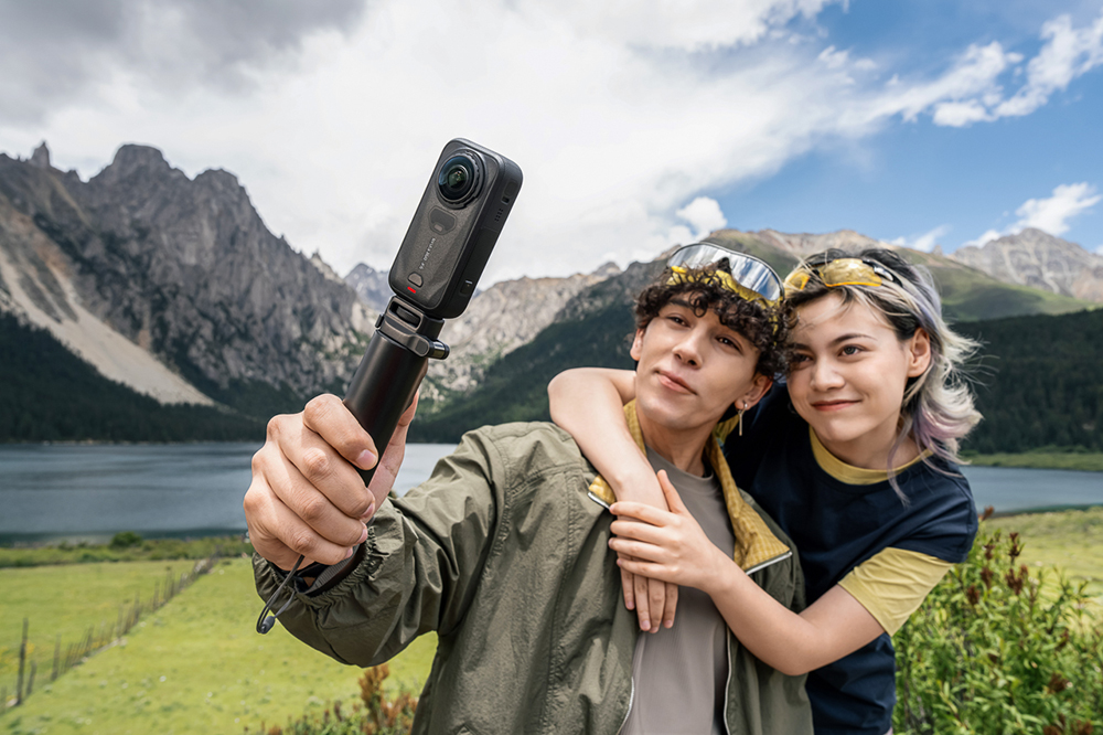 Insta360 X6